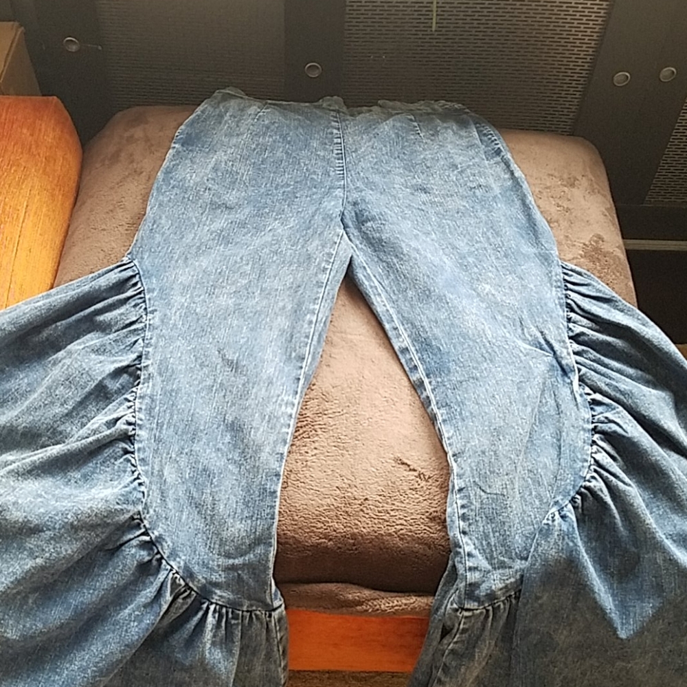 **HP** Ruffled Boho Wide Leg Jeans - Picture 3 of 11